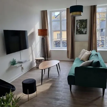 Apartment Jungle- Hypercentre -charleville